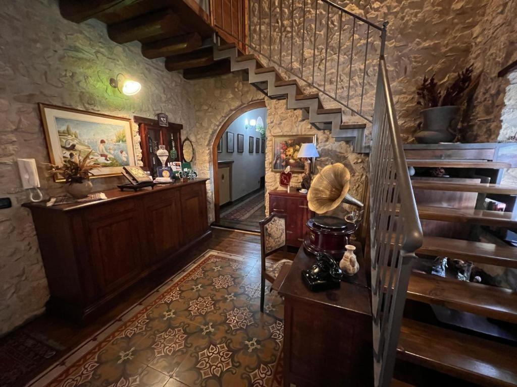 Antica Dimora Historic Building Bed & Breakfast Ена Екстериор снимка